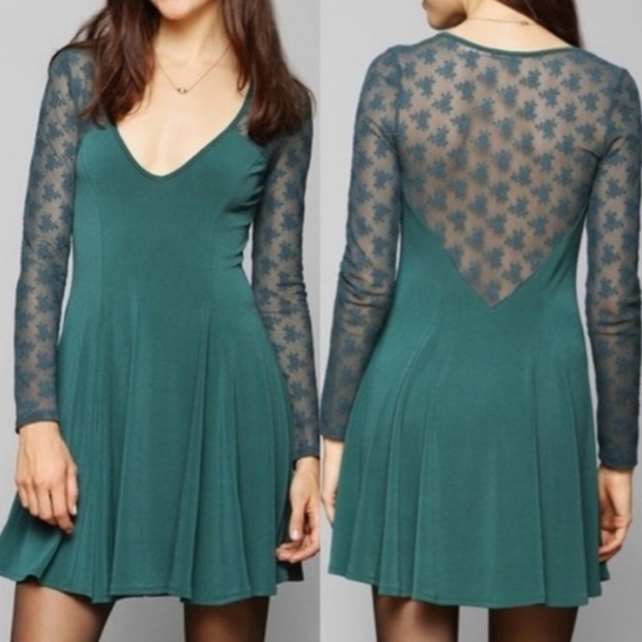 Urban Outfitters Dresses & Skirts - ⚡️5/$15⚡️Kimchi Blue | UO | skater dress | size small